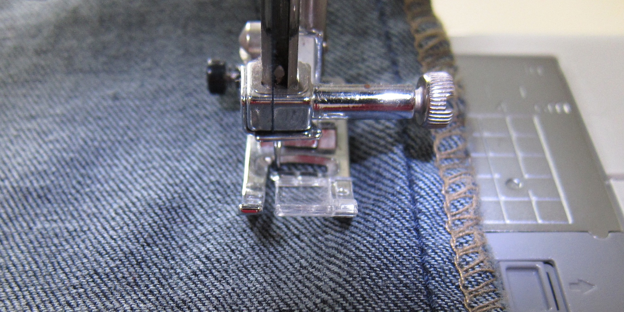 how to convert full jeans to ankle length with out cutting and with out  sewing machine in 5 minutes 